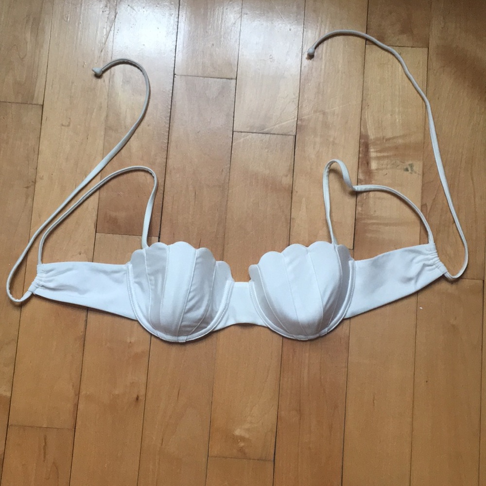 Lolli shell bikini top